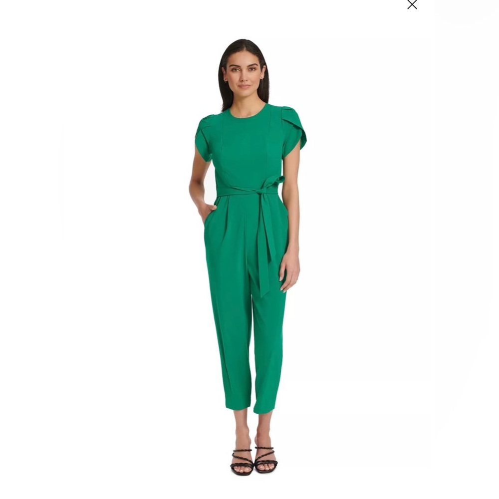 CALVIN KLEIN
Women's Short-Sleeve Waist-Tie Jumpsuit size 2 FOREST GREEN